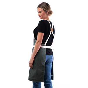 Side view of Cross-Back Apron
